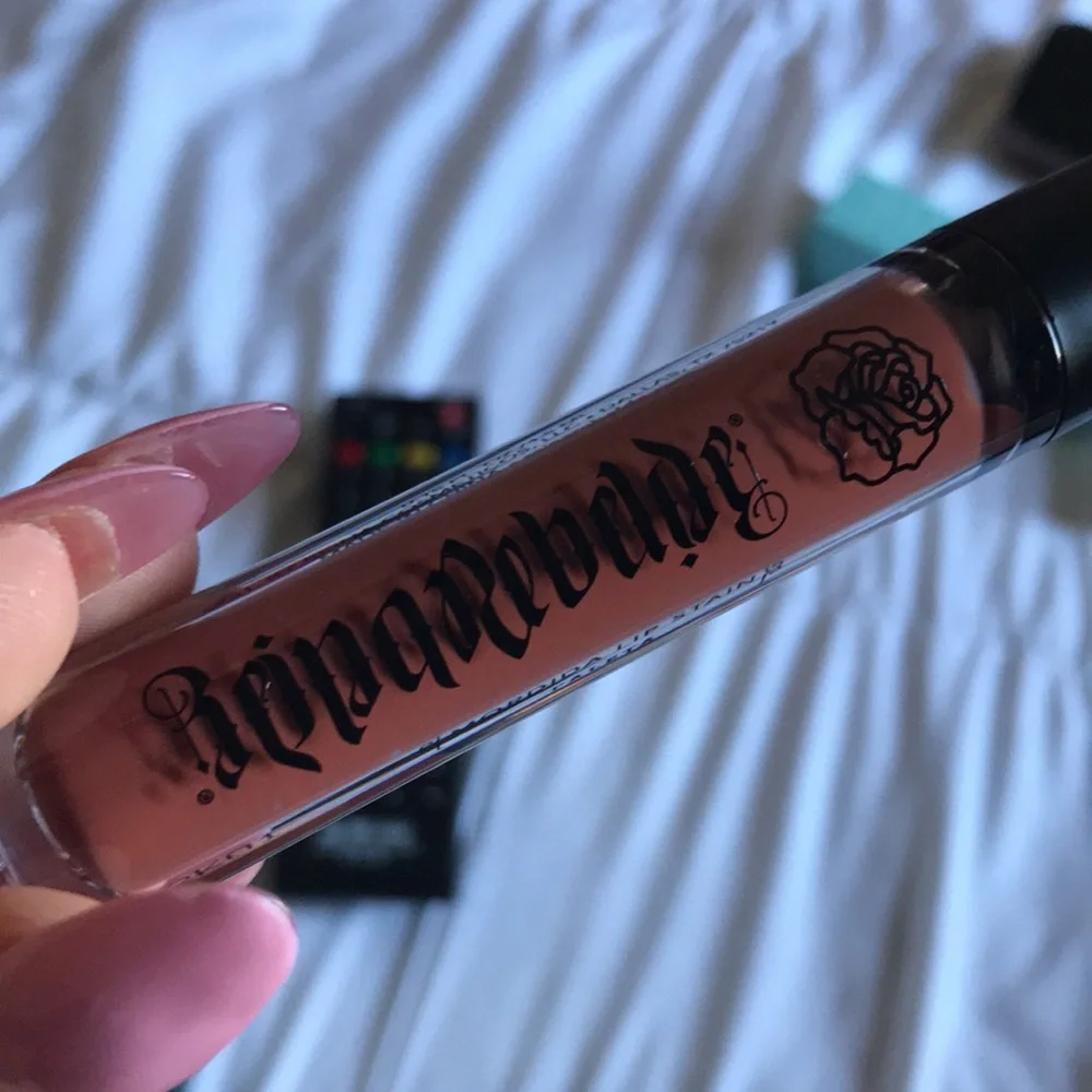 Reina Rebelde  mordida lip stain in palleta color  brand new never used